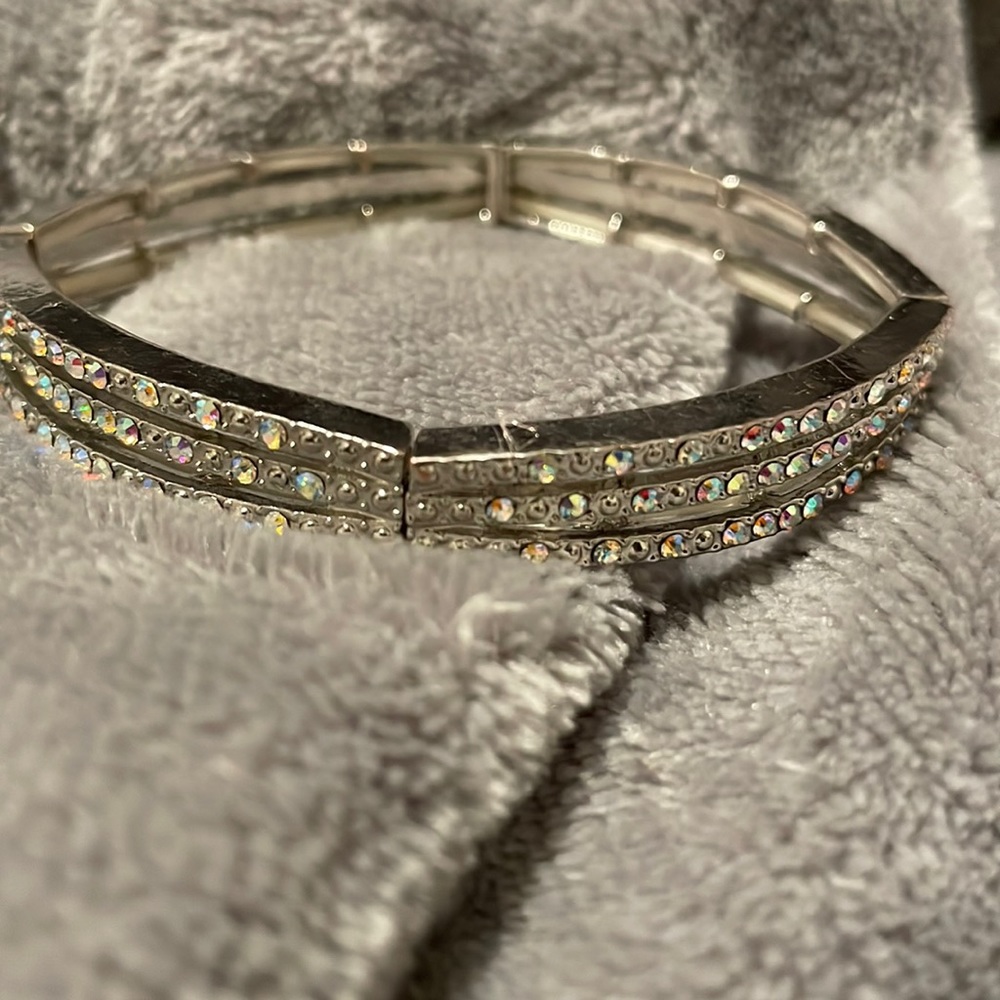Stretchy rhinestone bracelet